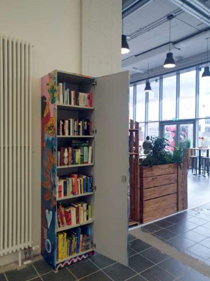 Buecherschrank_420
