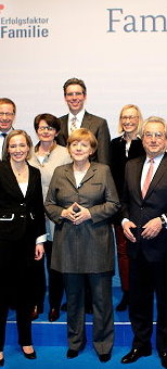 Oberbürgermeister Marcel Philipp beim Familiengipfel in Aachen mit Bundeskanzlerin Angela Merkel, Foto: Dirk Lässig