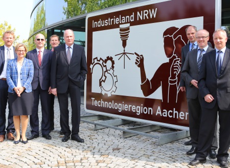 Neue Autobahnschilder "Technologieregion Aachen" Foto: Andreas Steindl