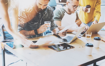 Moderne Arbeitswelten © SFIO CRACHIO, shutterstock