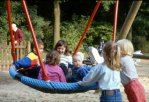 Kinder beim Schaukeln (c) Stadt Aachen / Heinz Zohren