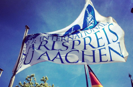 Fahne Internationaler Karlspreis zu Aachen (c) Andreas Herrmann